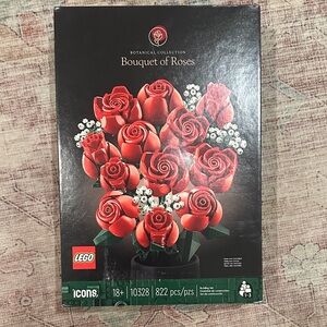 Lego Red and Green Bouquet of Roses Floral Display
